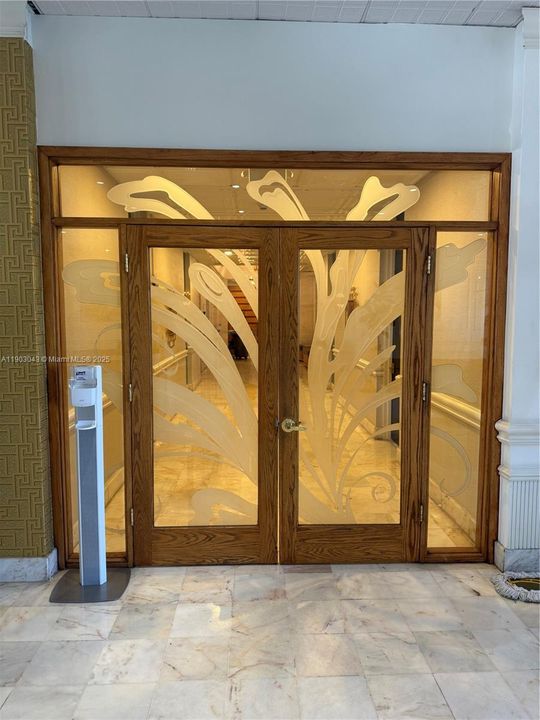 For Rent: $2,350 (1 beds, 1 baths, 1173 Square Feet)