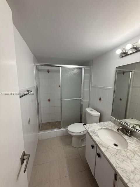 For Rent: $2,350 (1 beds, 1 baths, 1173 Square Feet)