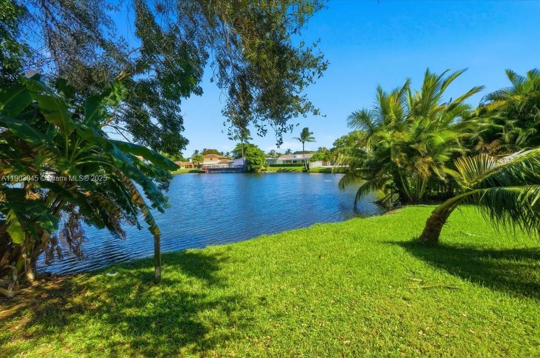 En Venta: $1,099,999 (5 camas, 4 baños, 3176 Pies cuadrados)