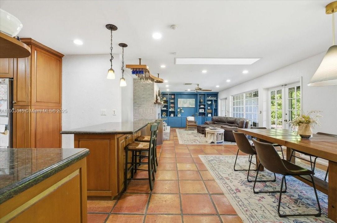 En Venta: $1,099,999 (5 camas, 4 baños, 3176 Pies cuadrados)