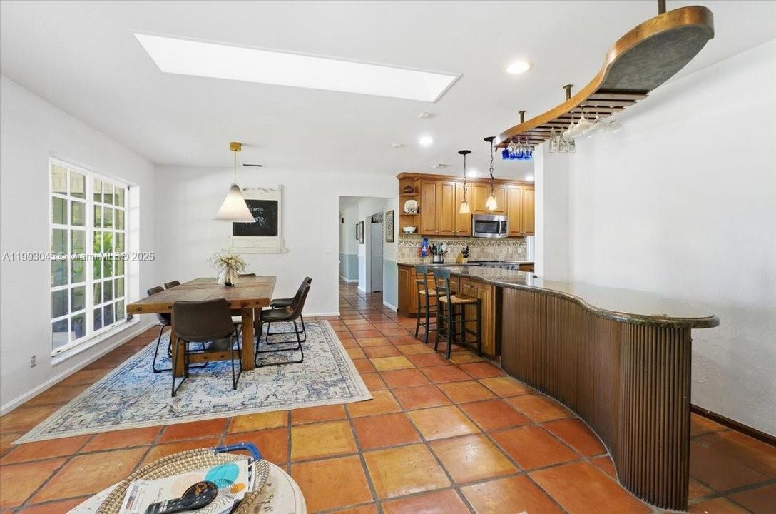 En Venta: $1,099,999 (5 camas, 4 baños, 3176 Pies cuadrados)