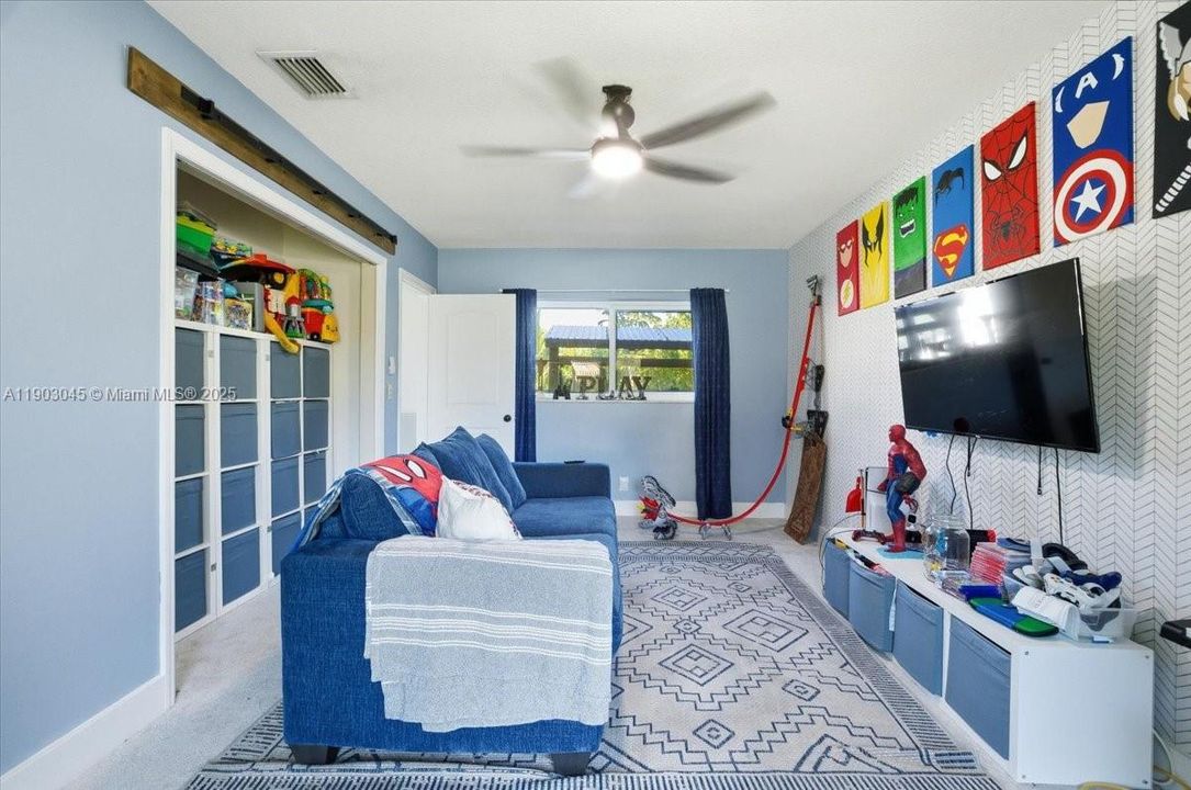 En Venta: $1,099,999 (5 camas, 4 baños, 3176 Pies cuadrados)