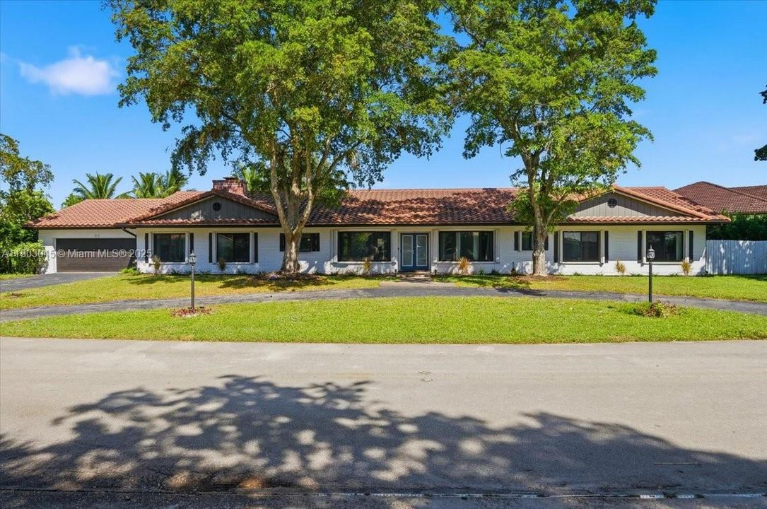 En Venta: $1,099,999 (5 camas, 4 baños, 3176 Pies cuadrados)