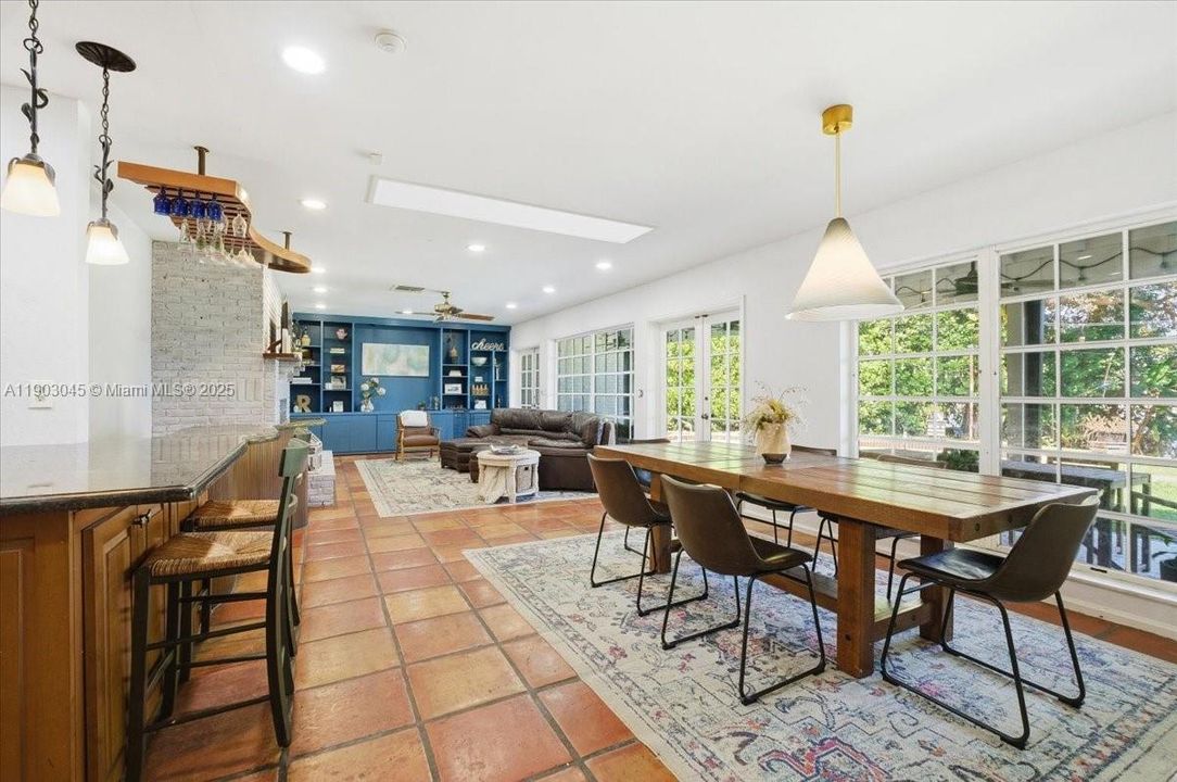 En Venta: $1,099,999 (5 camas, 4 baños, 3176 Pies cuadrados)