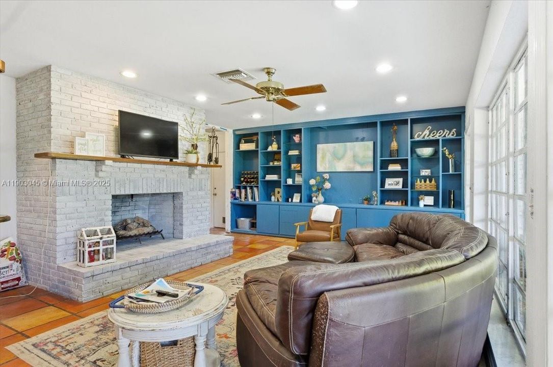 En Venta: $1,099,999 (5 camas, 4 baños, 3176 Pies cuadrados)