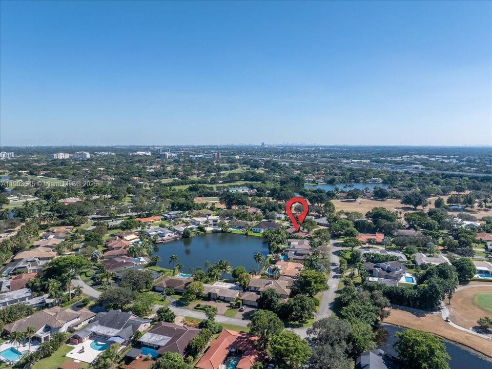 En Venta: $1,099,999 (5 camas, 4 baños, 3176 Pies cuadrados)