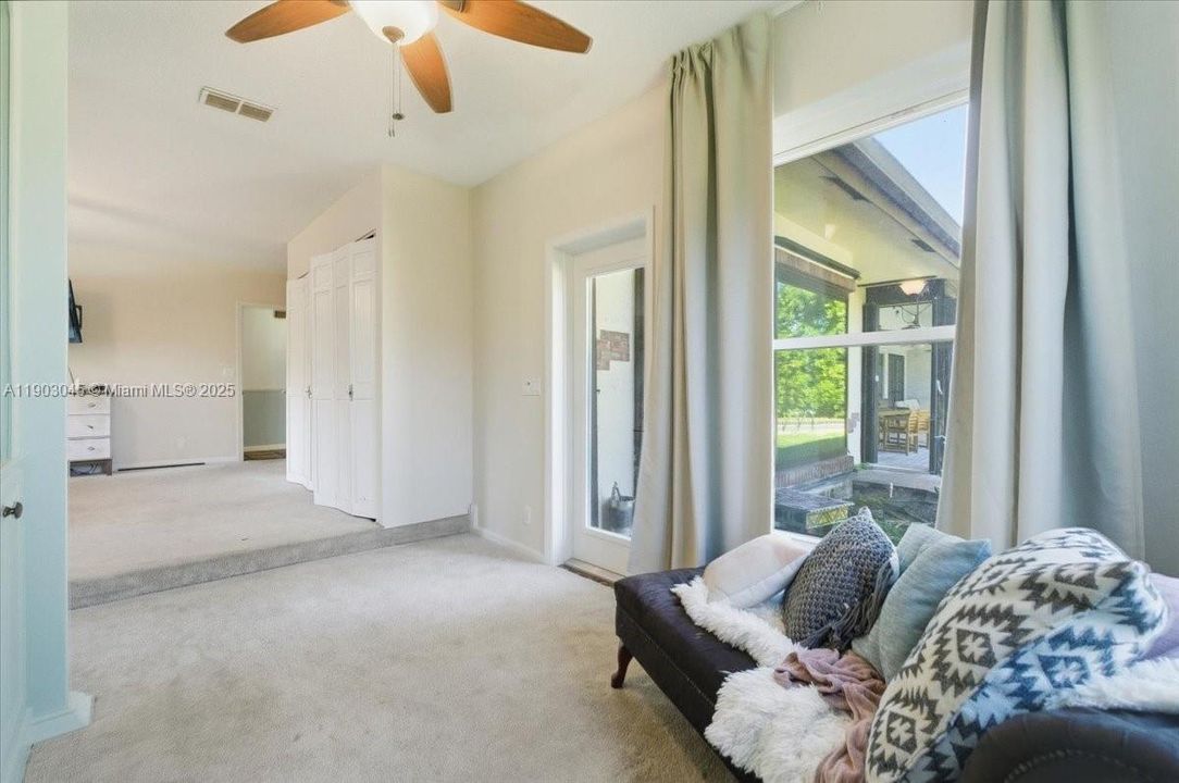 En Venta: $1,099,999 (5 camas, 4 baños, 3176 Pies cuadrados)