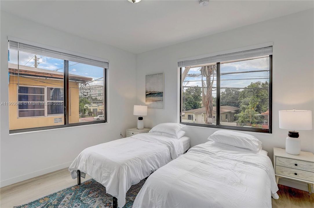 For Rent: $1,985 (2 beds, 1 baths, 750 Square Feet)