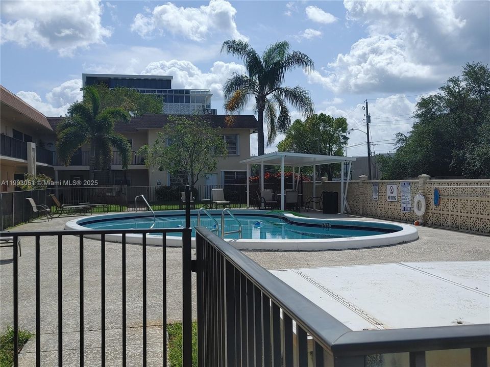 For Rent: $1,600 (1 beds, 1 baths, 646 Square Feet)