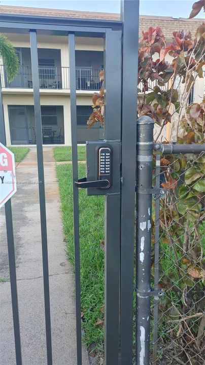 For Rent: $1,600 (1 beds, 1 baths, 646 Square Feet)