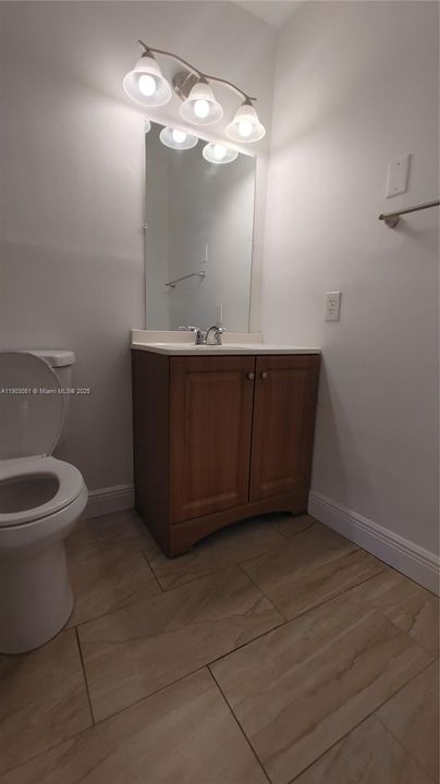 For Rent: $1,600 (1 beds, 1 baths, 646 Square Feet)