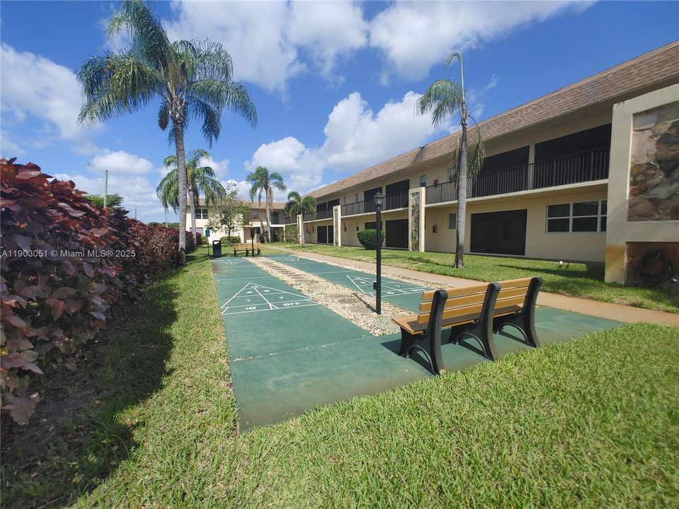 For Rent: $1,600 (1 beds, 1 baths, 646 Square Feet)