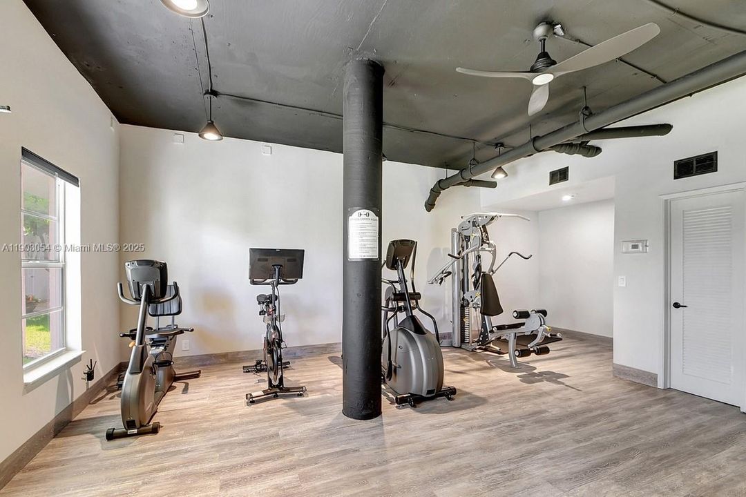 На продажу: $339,000 (1 спален, 1 ванн, 790 Квадратных фут)