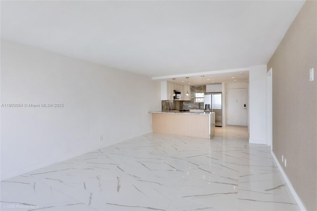 На продажу: $339,000 (1 спален, 1 ванн, 790 Квадратных фут)