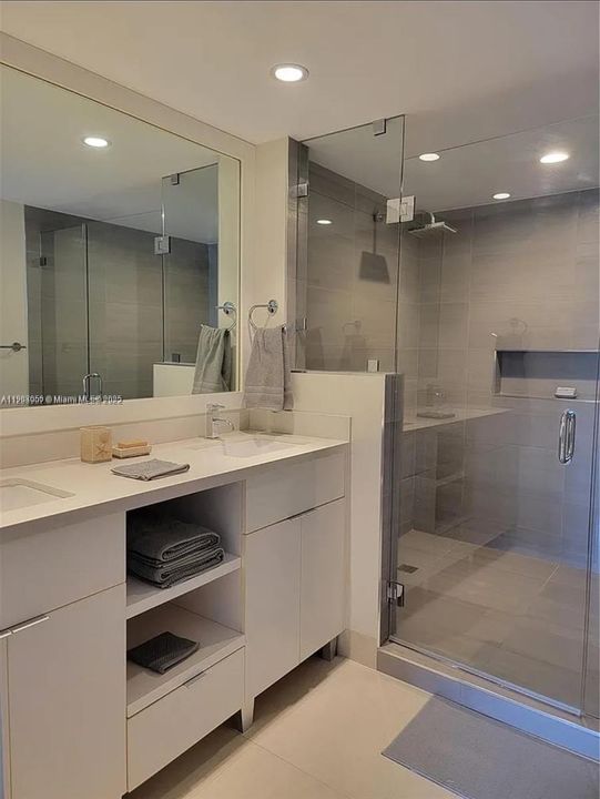 最近租的: $4,500 (1 贝兹, 1 浴室, 895 平方英尺)