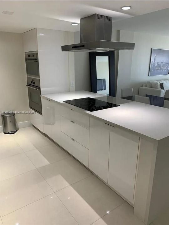 最近租的: $4,500 (1 贝兹, 1 浴室, 895 平方英尺)