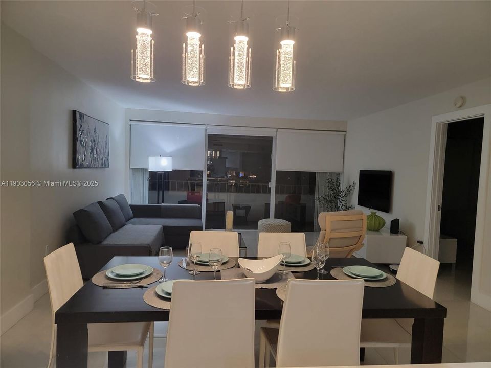 最近租的: $4,500 (1 贝兹, 1 浴室, 895 平方英尺)