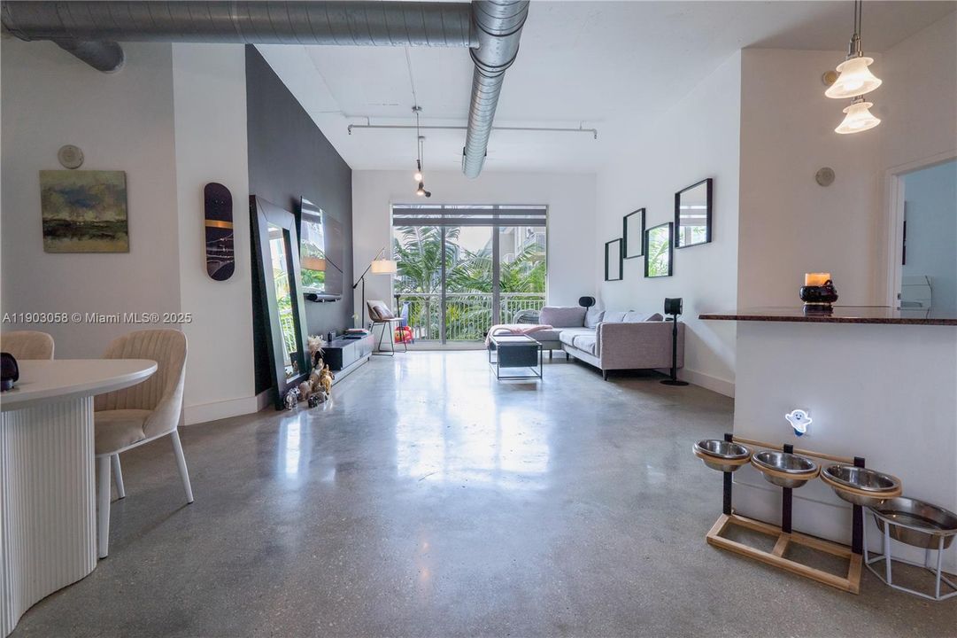 Recently Rented: $4,100 (2 beds, 2 baths, 1288 Square Feet)