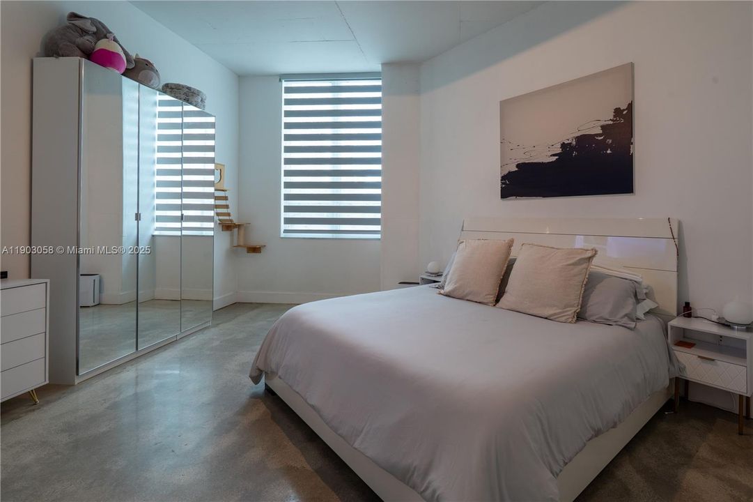 Recently Rented: $4,100 (2 beds, 2 baths, 1288 Square Feet)