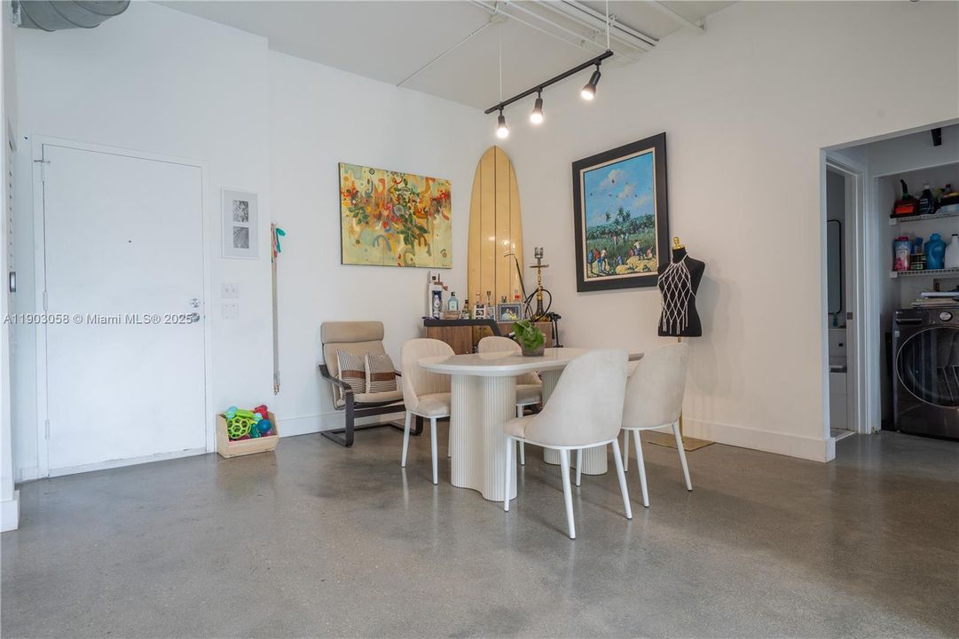 Recently Rented: $4,100 (2 beds, 2 baths, 1288 Square Feet)