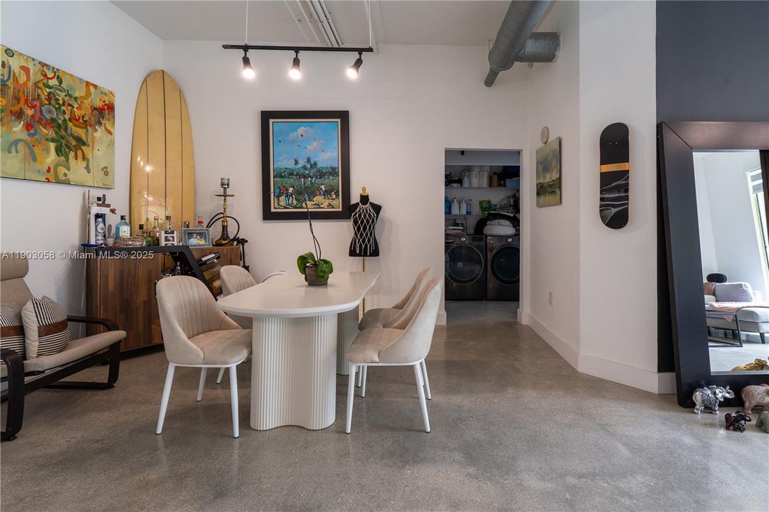 Recently Rented: $4,100 (2 beds, 2 baths, 1288 Square Feet)