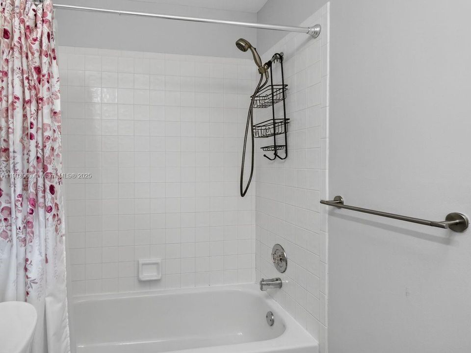 待售: $669,500 (3 贝兹, 2 浴室, 2084 平方英尺)