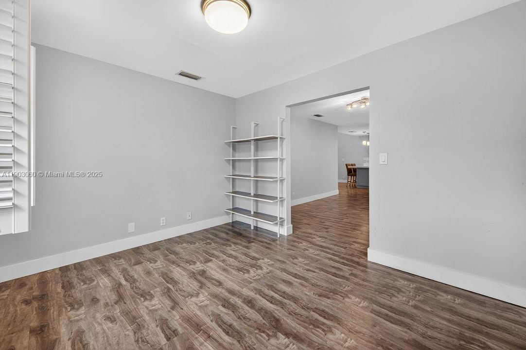 待售: $669,500 (3 贝兹, 2 浴室, 2084 平方英尺)