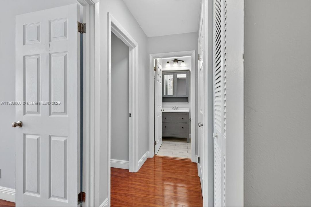 待售: $669,500 (3 贝兹, 2 浴室, 2084 平方英尺)