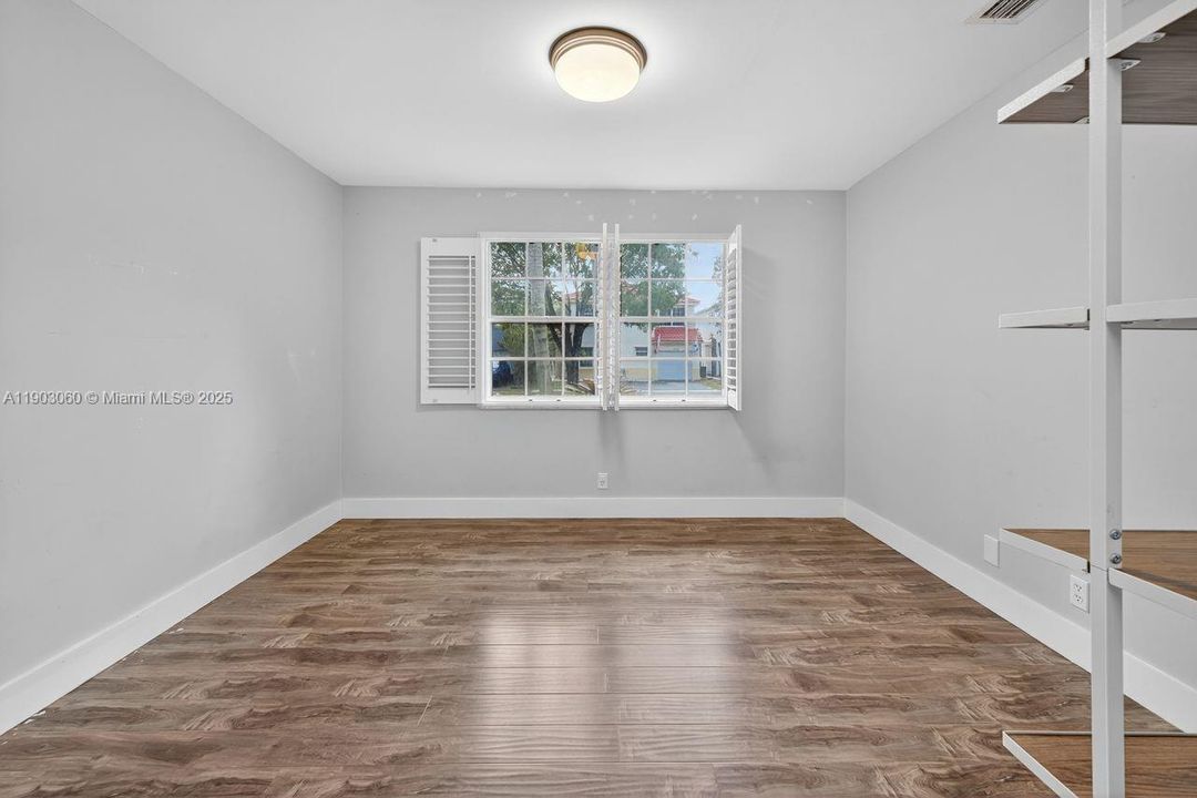 待售: $669,500 (3 贝兹, 2 浴室, 2084 平方英尺)