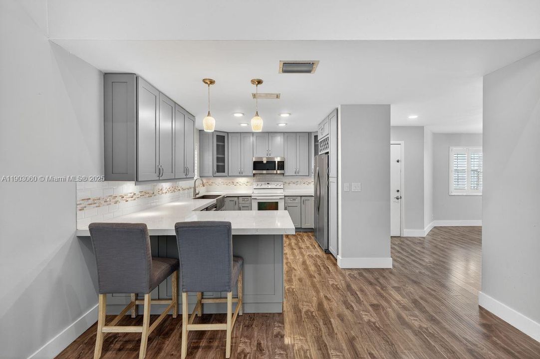 待售: $669,500 (3 贝兹, 2 浴室, 2084 平方英尺)