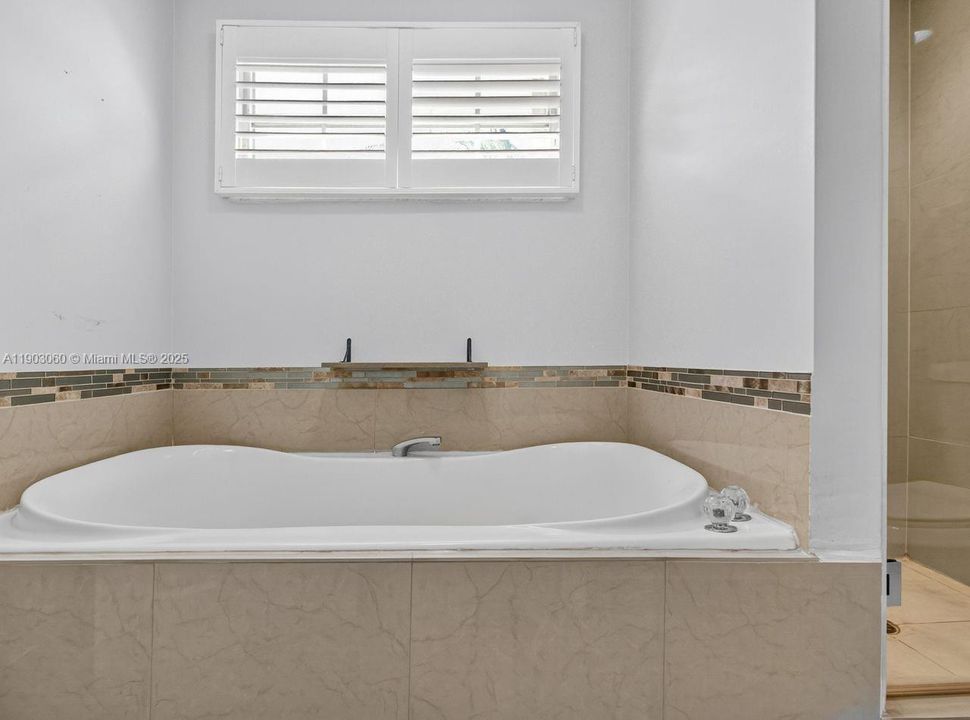 待售: $669,500 (3 贝兹, 2 浴室, 2084 平方英尺)