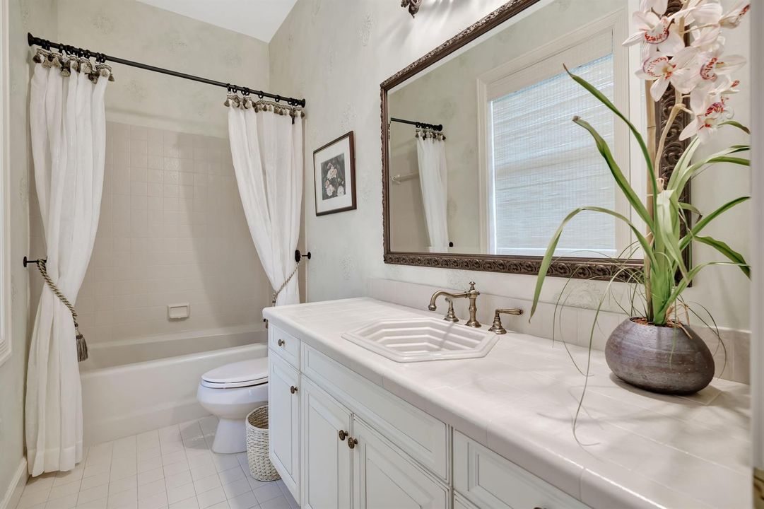 Guest Bath 1