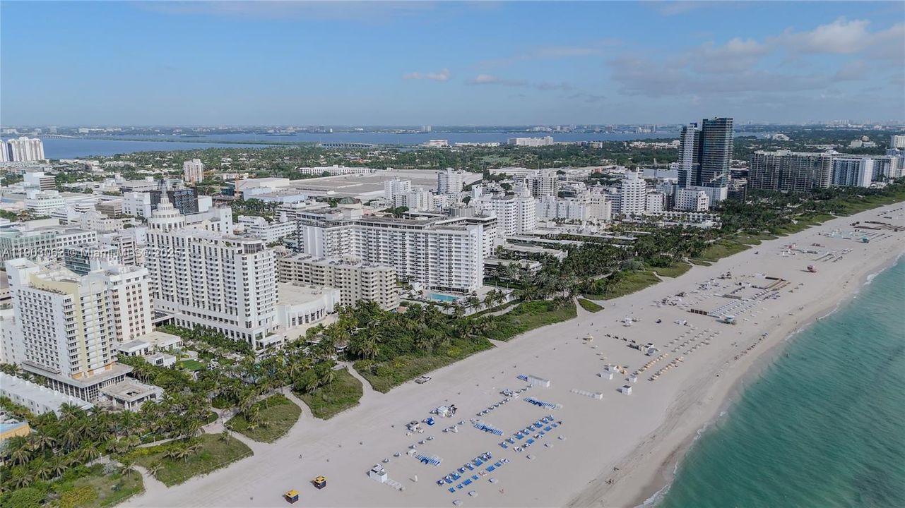 For Rent: $3,900 (1 beds, 1 baths, 890 Square Feet)