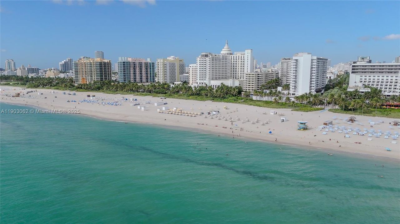 For Rent: $3,900 (1 beds, 1 baths, 890 Square Feet)