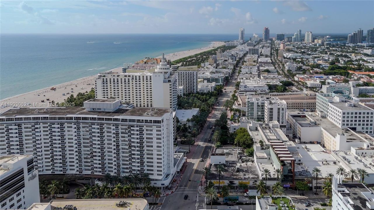 For Rent: $3,900 (1 beds, 1 baths, 890 Square Feet)