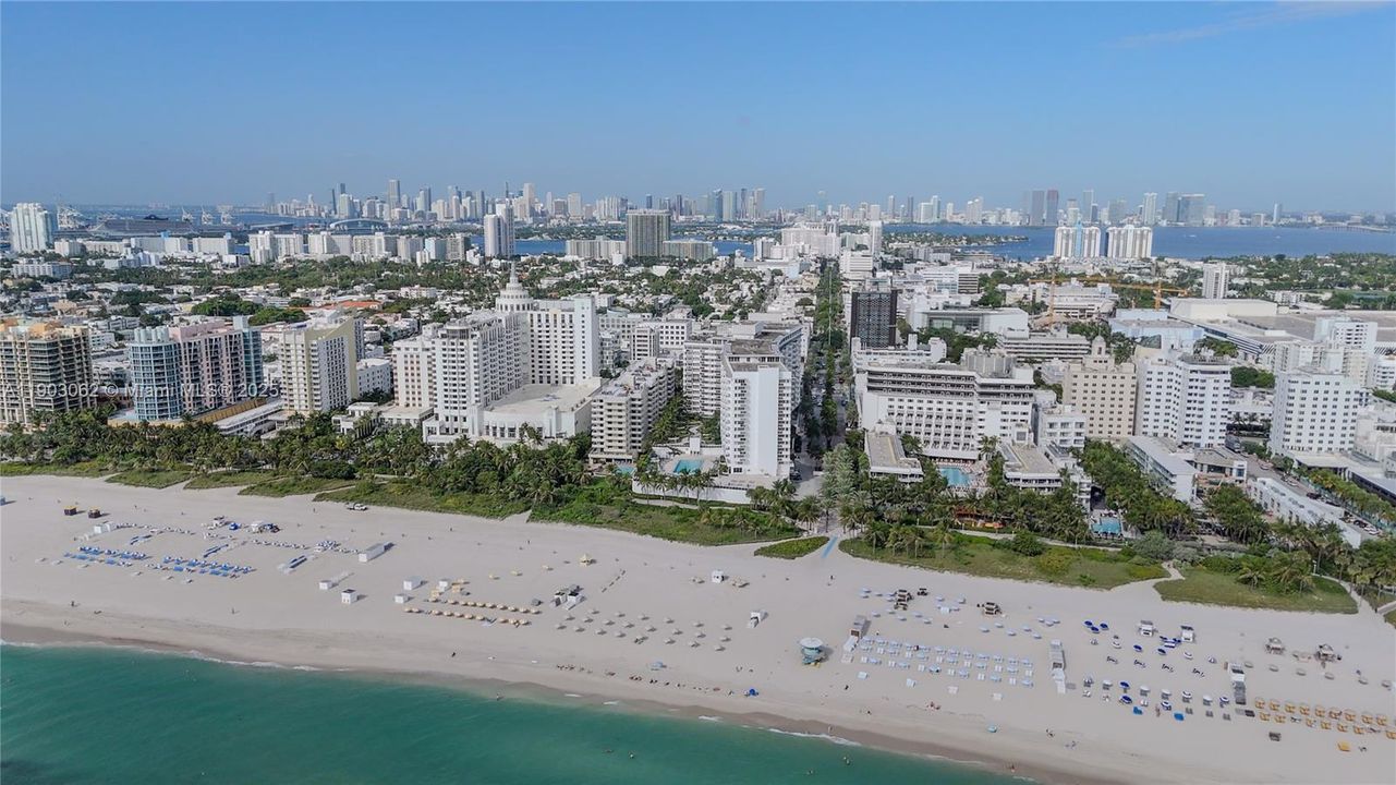 For Rent: $3,900 (1 beds, 1 baths, 890 Square Feet)