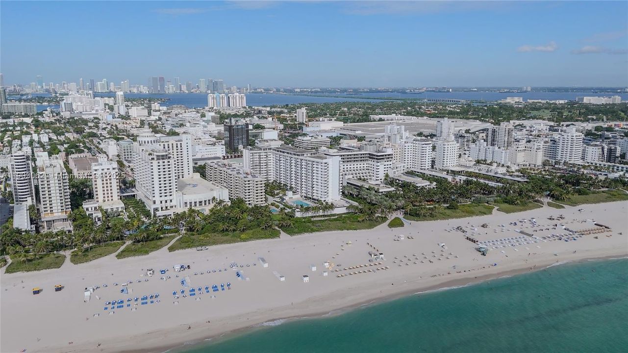 For Rent: $3,900 (1 beds, 1 baths, 890 Square Feet)