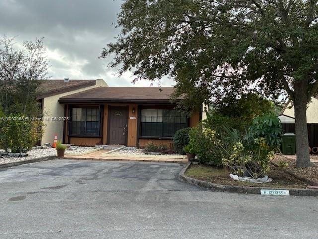 出租: $2,800 (2 贝兹, 2 浴室, 988 平方英尺)