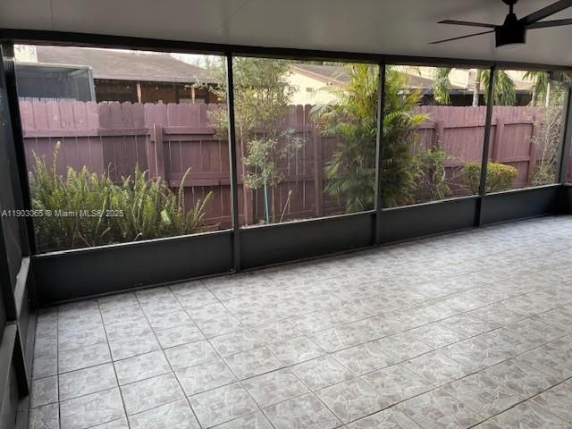 出租: $2,800 (2 贝兹, 2 浴室, 988 平方英尺)