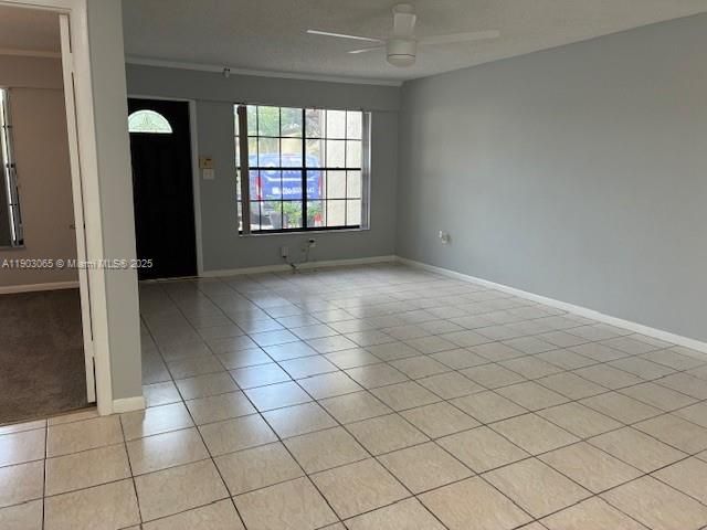 出租: $2,800 (2 贝兹, 2 浴室, 988 平方英尺)