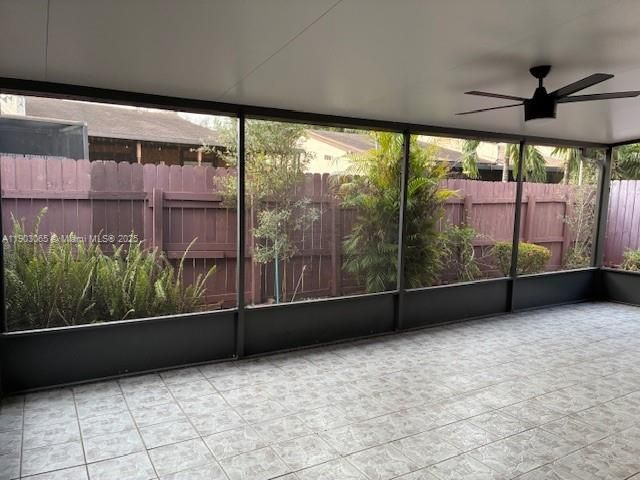 出租: $2,800 (2 贝兹, 2 浴室, 988 平方英尺)