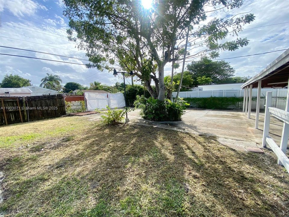 Active With Contract: $3,000 (3 beds, 1 baths, 0 Square Feet)