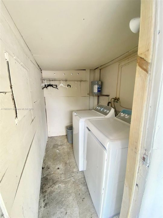 Active With Contract: $3,000 (3 beds, 1 baths, 0 Square Feet)