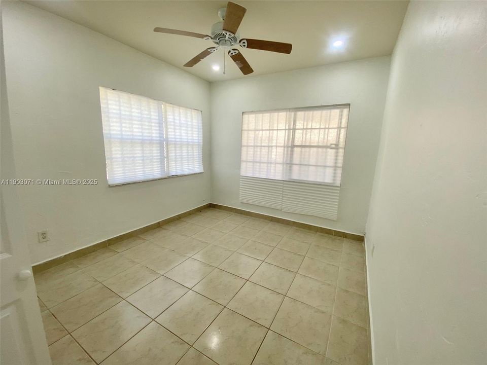 Active With Contract: $3,000 (3 beds, 1 baths, 0 Square Feet)