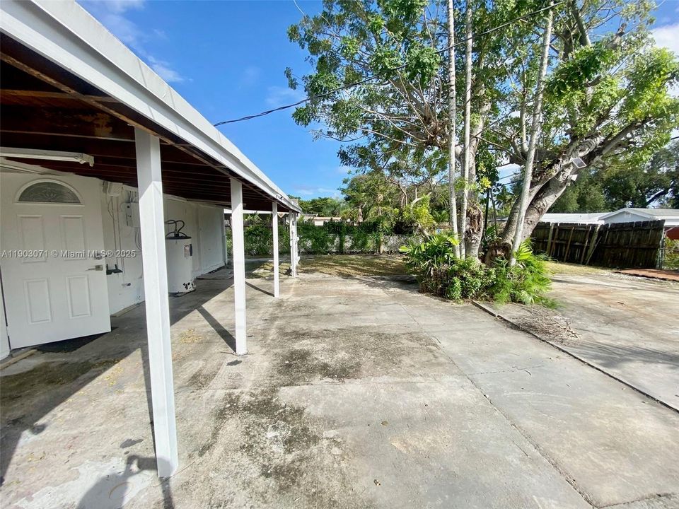 Active With Contract: $3,000 (3 beds, 1 baths, 0 Square Feet)