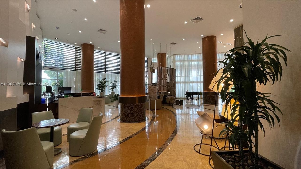 For Sale: $230,000 (0 beds, 1 baths, 664 Square Feet)