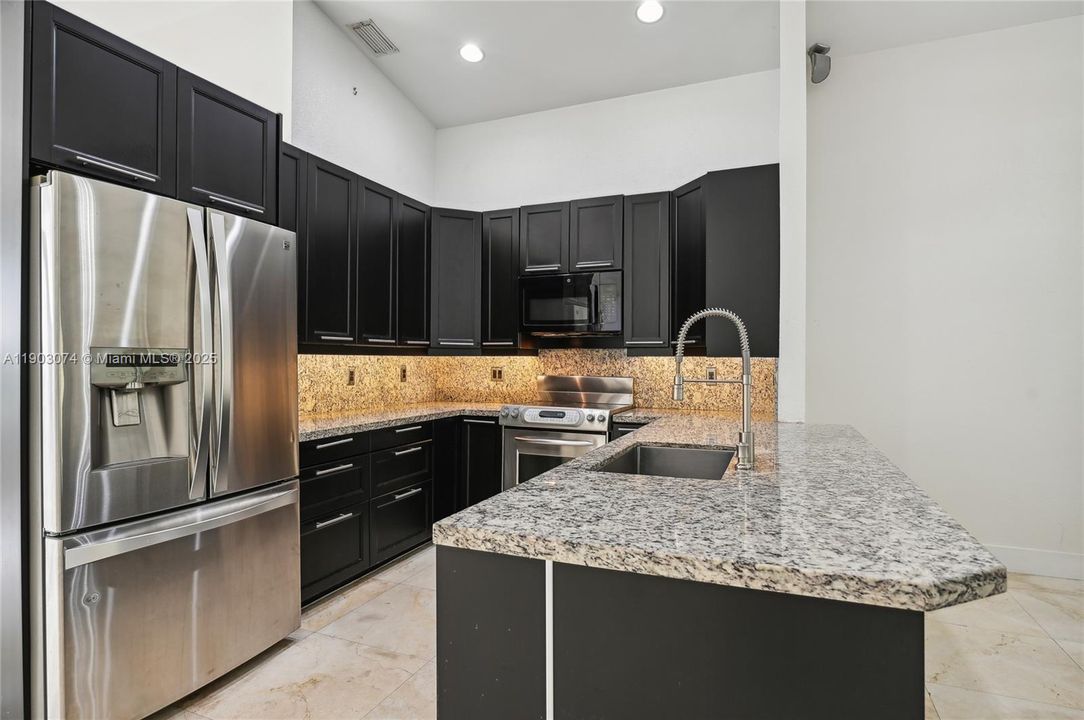 Recently Rented: $4,350 (3 beds, 2 baths, 1440 Square Feet)