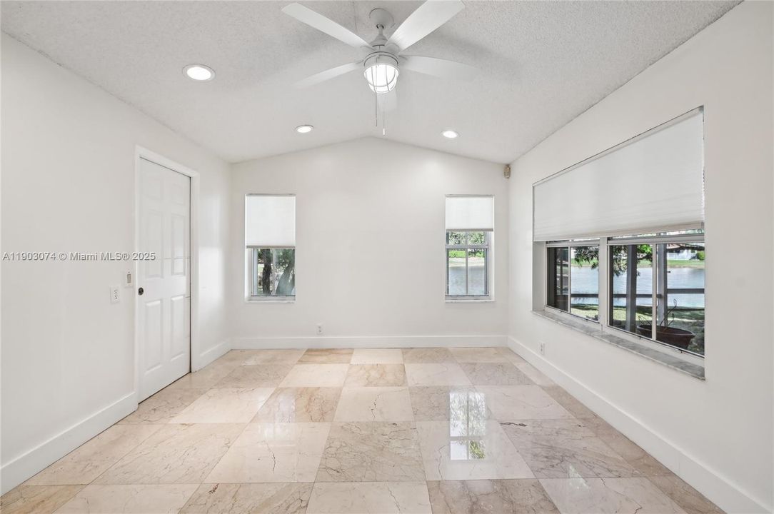 Recently Rented: $4,350 (3 beds, 2 baths, 1440 Square Feet)