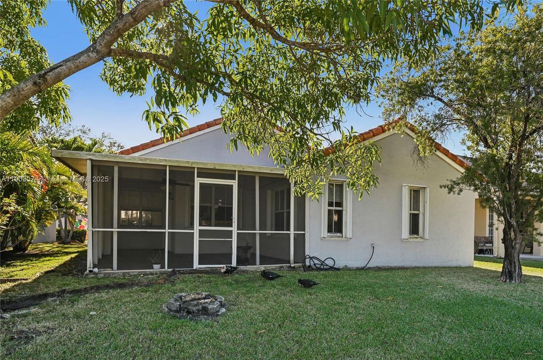 Recently Rented: $4,350 (3 beds, 2 baths, 1440 Square Feet)