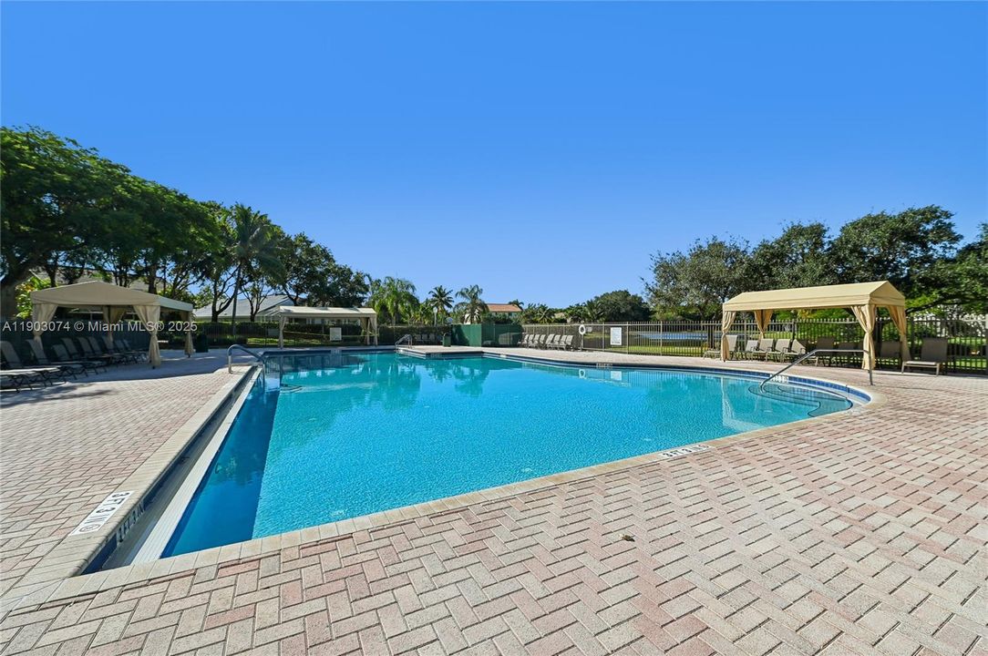 Recently Rented: $4,350 (3 beds, 2 baths, 1440 Square Feet)